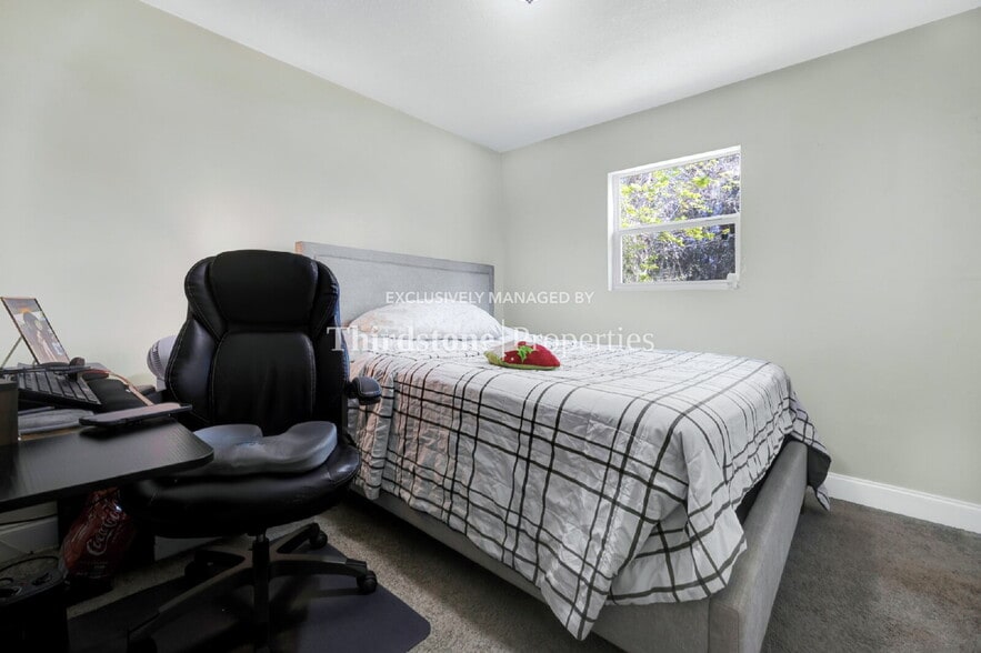 Building Photo - 1165 Orton St