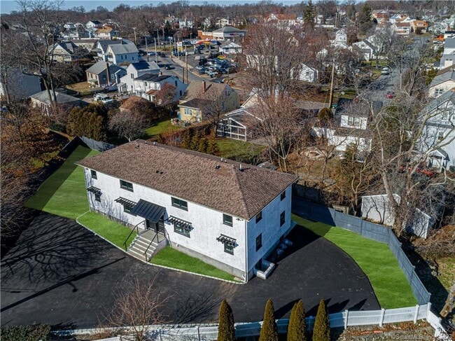 Building Photo - 36 Poe Ct