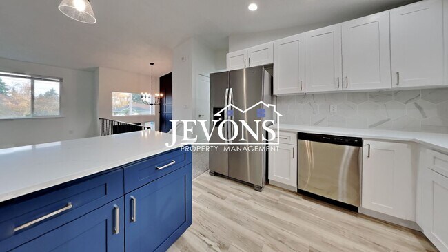 Building Photo - 6114 N 49th St