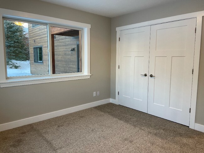 Building Photo - 205 Lakewood Rd