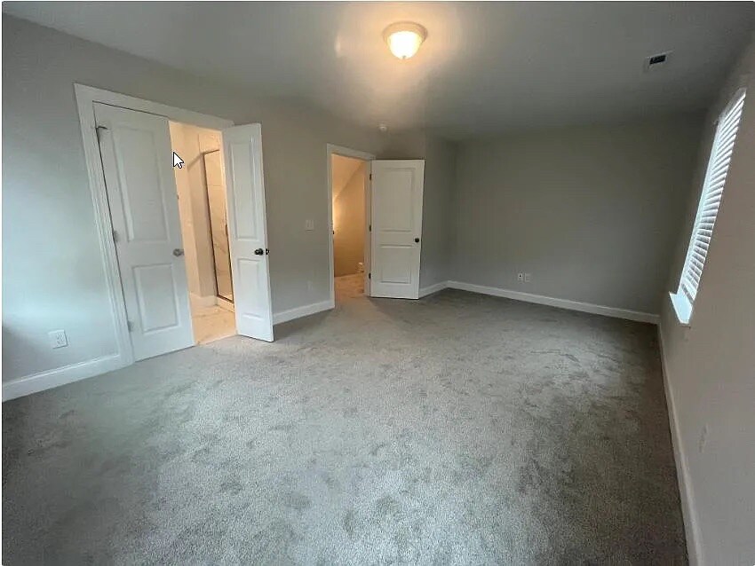 Building Photo - Room in Townhome on Old Grove Ln