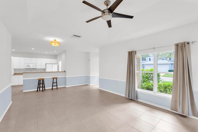 Building Photo - 1864 S Dovetail Dr