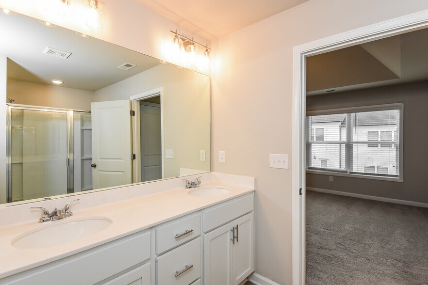 Building Photo - 759 Calvin Pk Dr