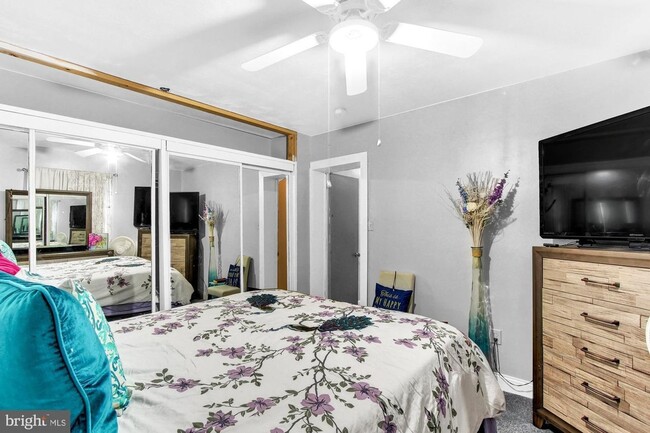 Building Photo - 3-bedroom ranch East York.