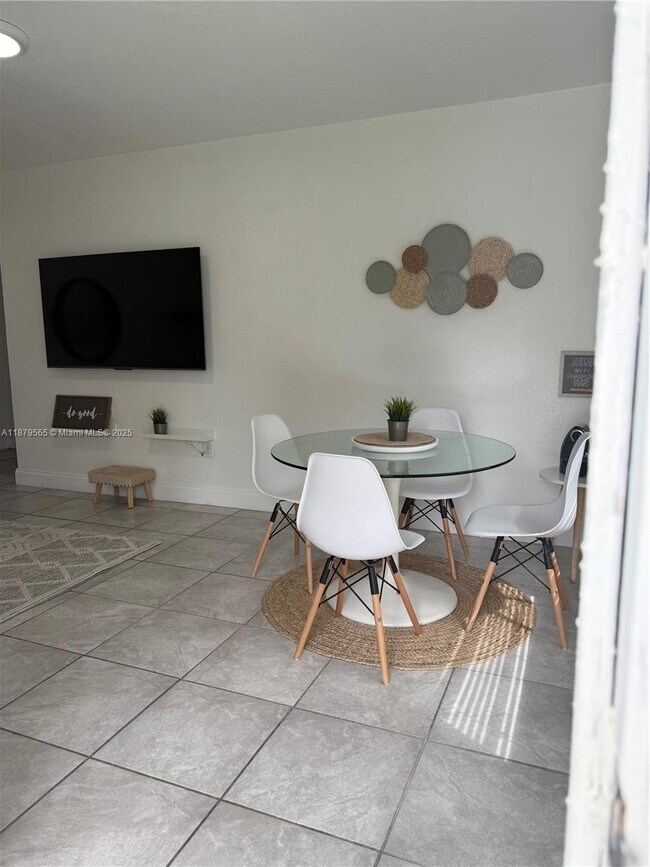 Building Photo - 27 NW 44th St