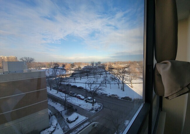 Building Photo - 5100 N Marine Dr