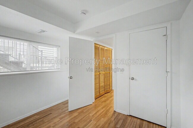 Building Photo - 3731 Shefield Dr