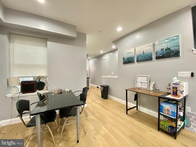 Building Photo - 1932 N 8th St