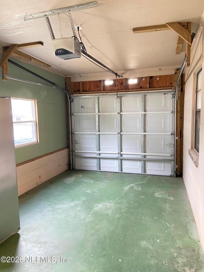 Building Photo - 8929 MacArthur Ct S