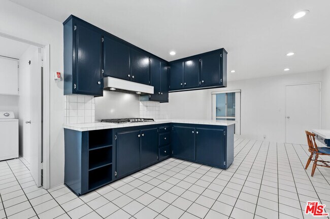 Building Photo - 6441 Tahoe Dr