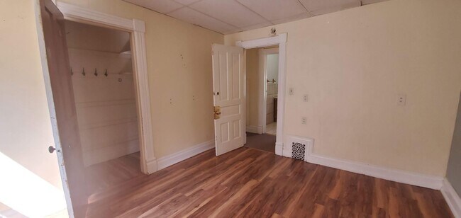 Building Photo - 334 Catherine St