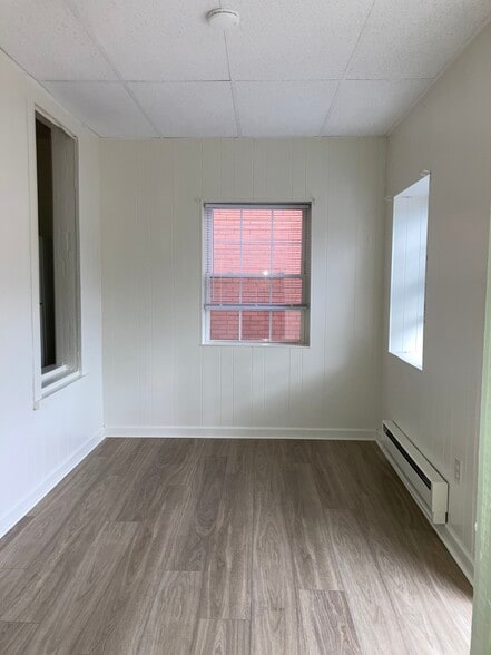 Building Photo - 12 W Southern Ave