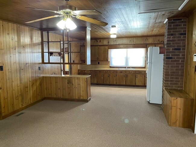 Building Photo - 2 BED, 1 BATH HOME LOCATED IN DENTON!
