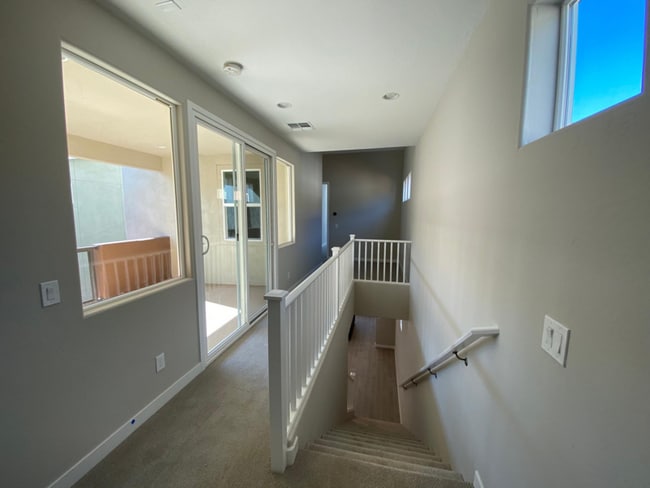 Building Photo - 1312 N Zane Dr