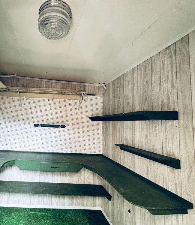 Building Photo - Comfort and Convenience