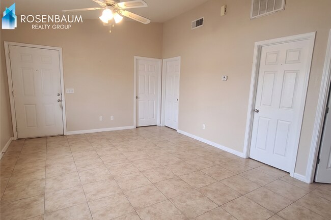 Building Photo - 1502 W Palmer Dr