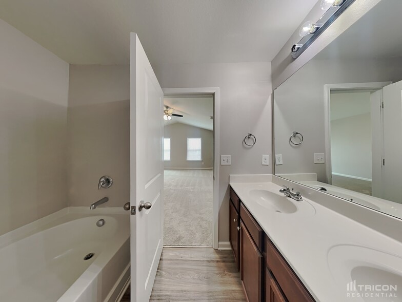 Building Photo - 3832 Hope Marian St