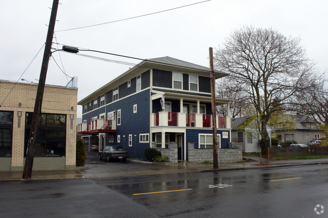 Primary Photo - Buks'a Place Apartments