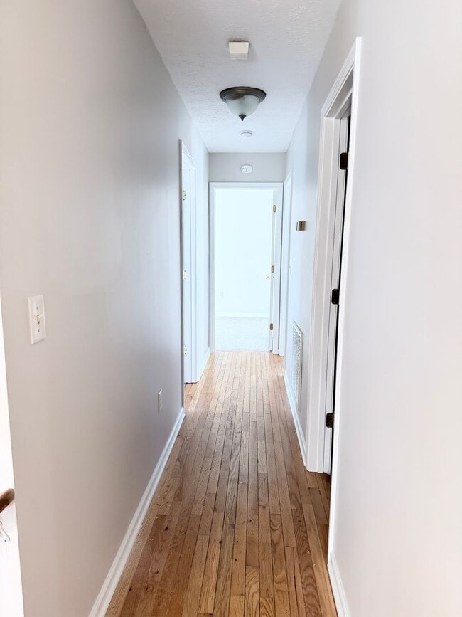 Building Photo - West Asheville 3 Bed, 2 Bath Home For Rent