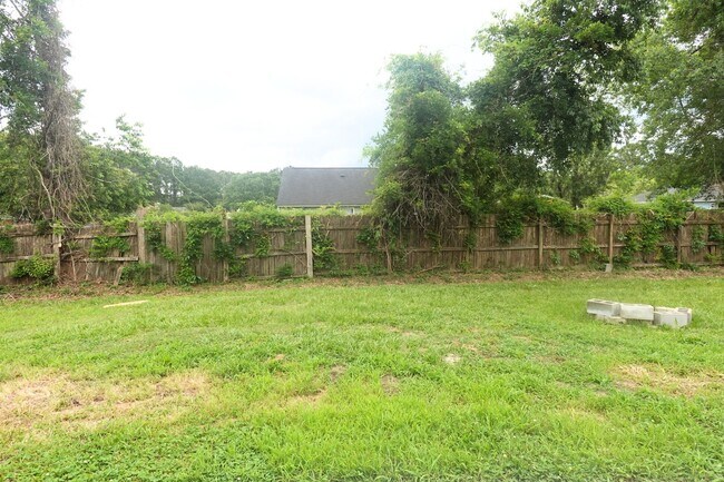 Building Photo - Available Soon!