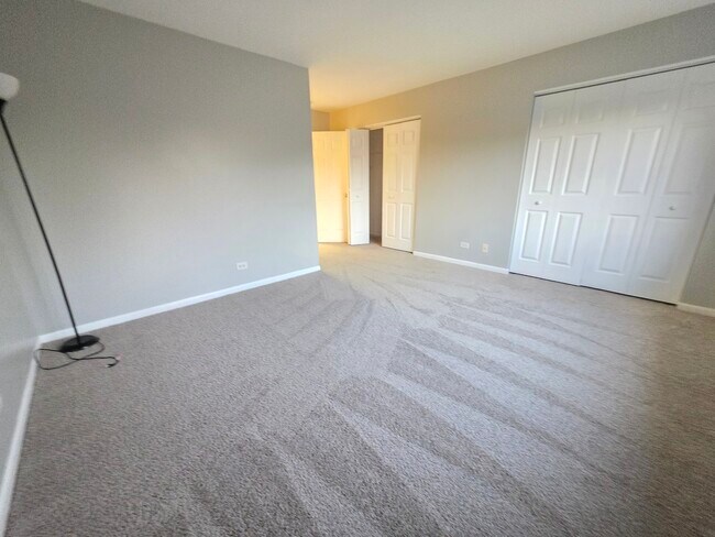 Building Photo - 3076 Kentshire Cir