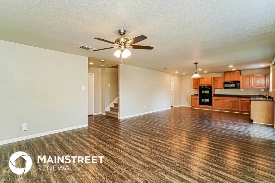 Building Photo - 4415 Semora Oak