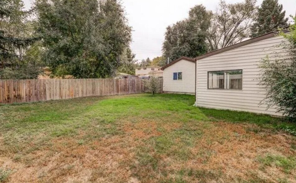 Building Photo - 1441 Swope Ave