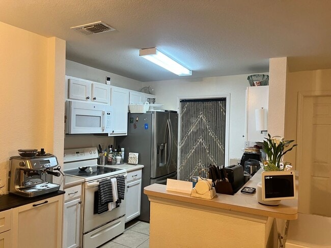 Building Photo - 14895 Pleasant Bay Ln