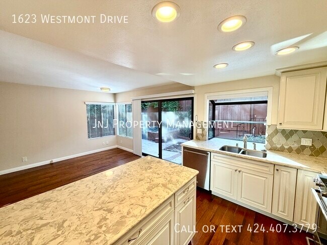 Building Photo - 1623 Westmont Dr