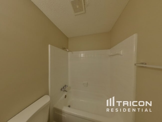 Building Photo - 2308 S Partridge Cir