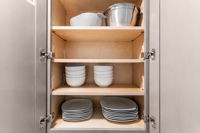 Building Photo - 8 N St