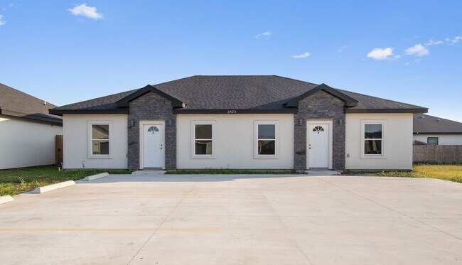 Building Photo - 2425 North Valley Circle, UNIT A