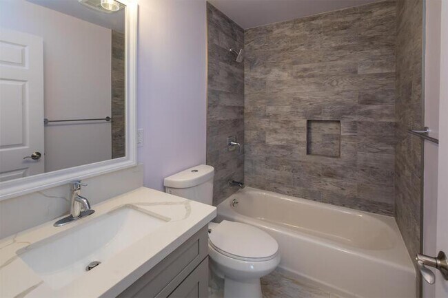 Building Photo - 47-082 Laenani Dr. #D
