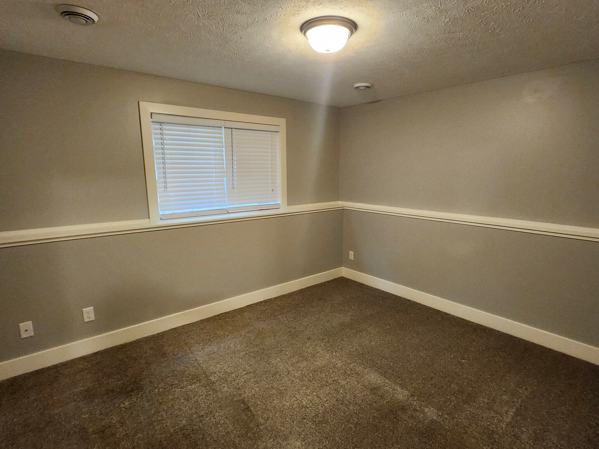 Building Photo - 798 Weatherwood Dr SE