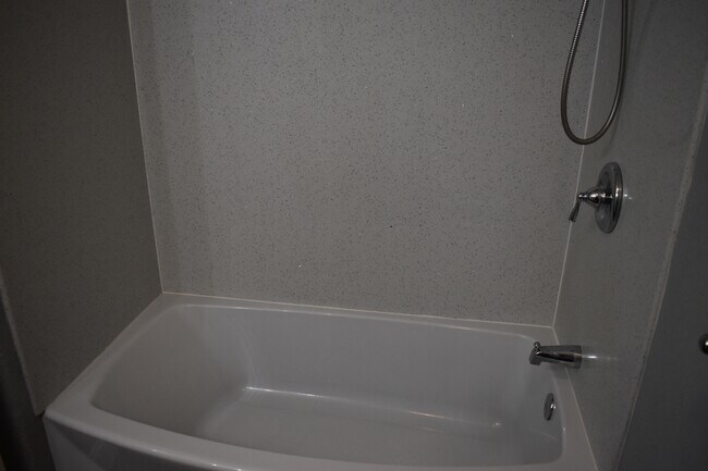 Building Photo - 924 Christy Ct