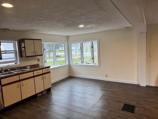 Building Photo - 983 US HWY 11