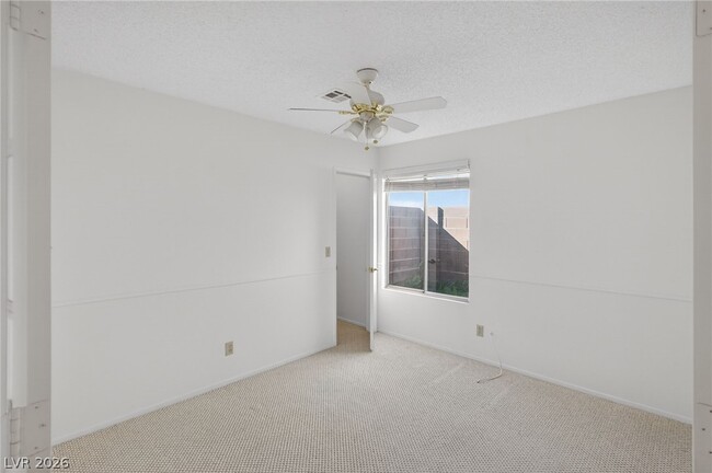 Building Photo - 935 Derringer Ln