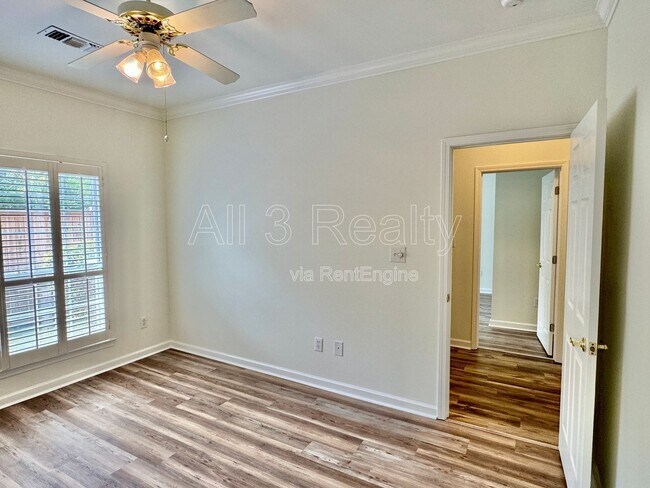 Building Photo - 113 River Chase Ct