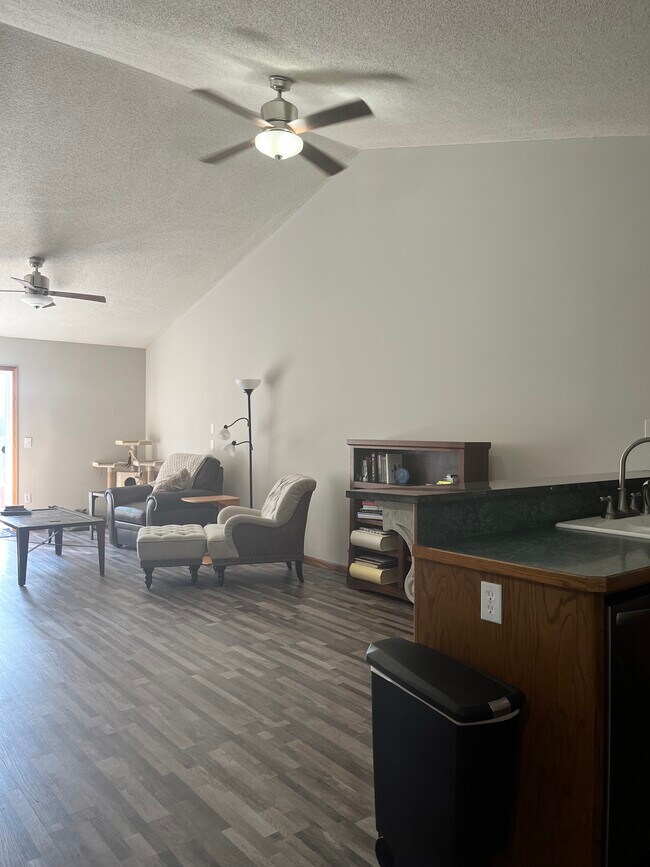 Building Photo - 6160 Mill Run Rd