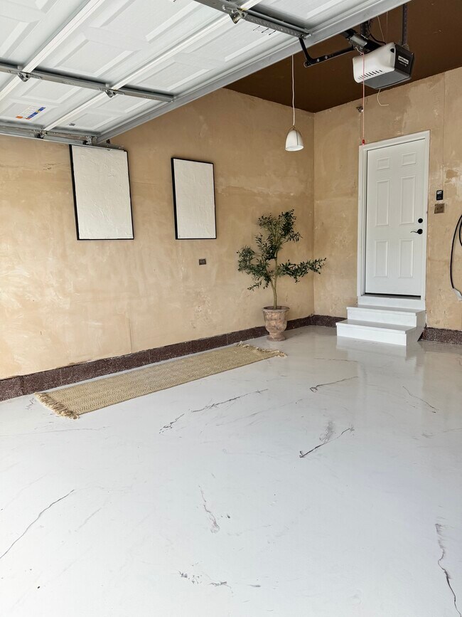 Building Photo - 2108 Weatherbee Ln
