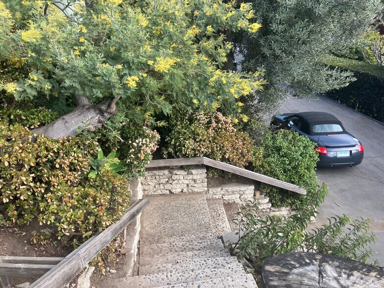 Outdoor parking - 1034 Didrickson Way
