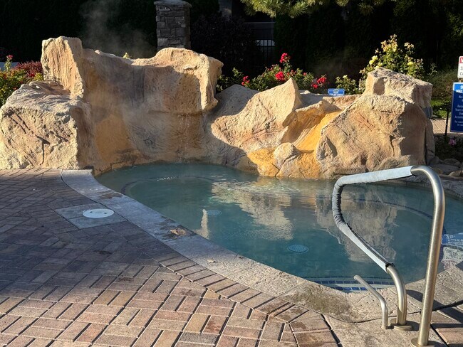 Building Photo - 900 S Meadows Pky