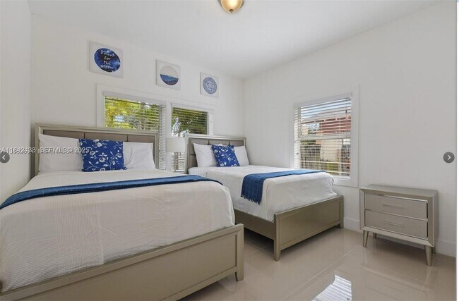 Building Photo - 4508 NW 1st Ave