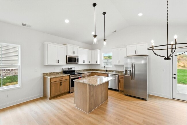 Building Photo - 1112 Mission Dr