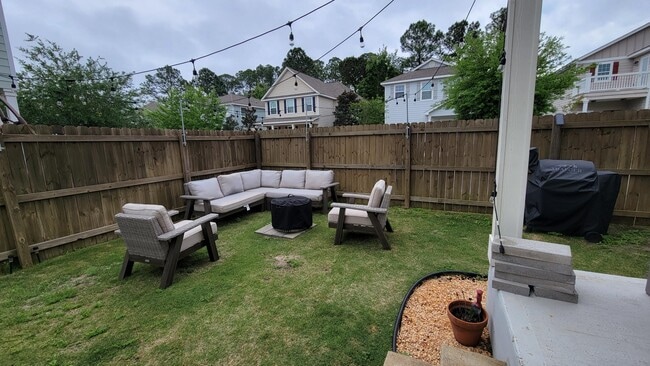 Building Photo - 107 Mosaic Oaks Cir