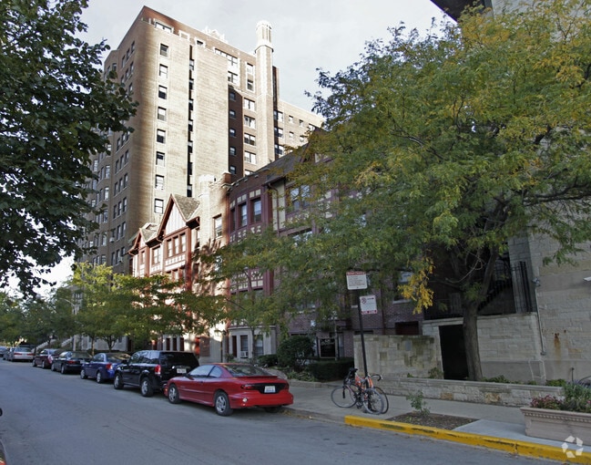 Building Photo - 520 W. Stratford Pl.