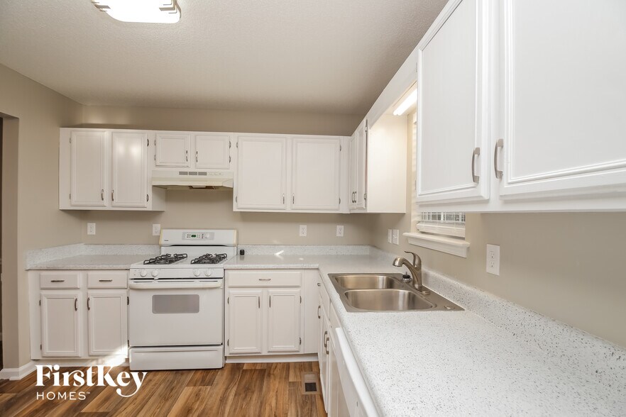 Building Photo - 1404 Chapel Hill Ln SW