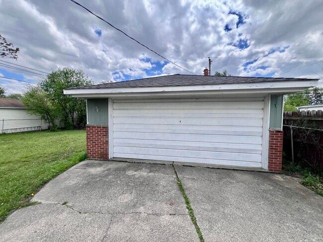 Building Photo - 2252 Winston Dr