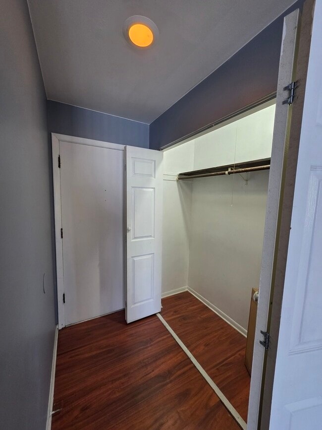 Building Photo - 336 Lathrop Ave