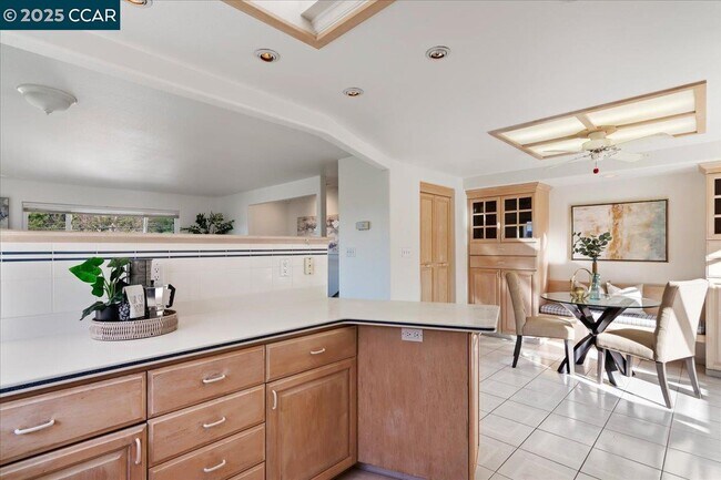 Building Photo - 207 Midway Dr